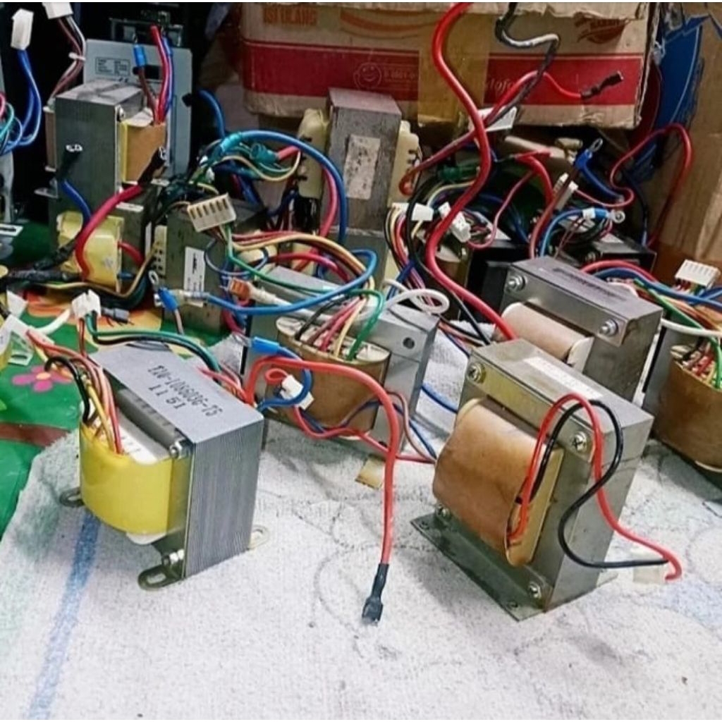 Travo Bekas Ups Normal 650Va 350W 12V 7Ah Input CT Random Ok