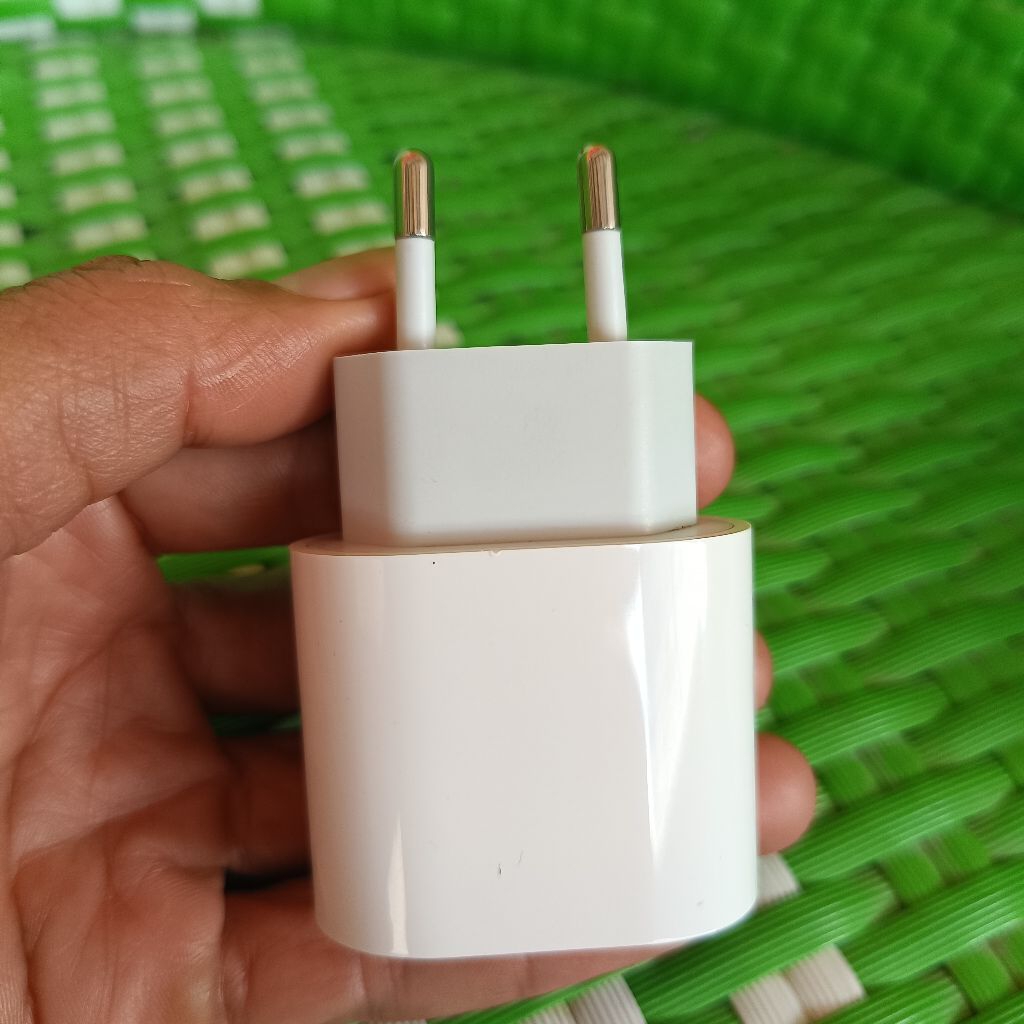 adaptor casan charger iphone 20 watt original ibox