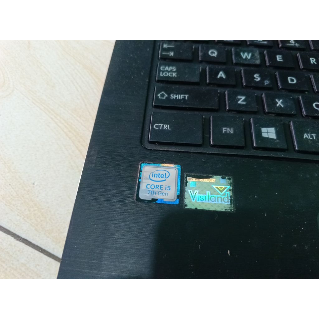 laptop Toshiba tecra a40-d core i5 gen7;kondisi gambilng