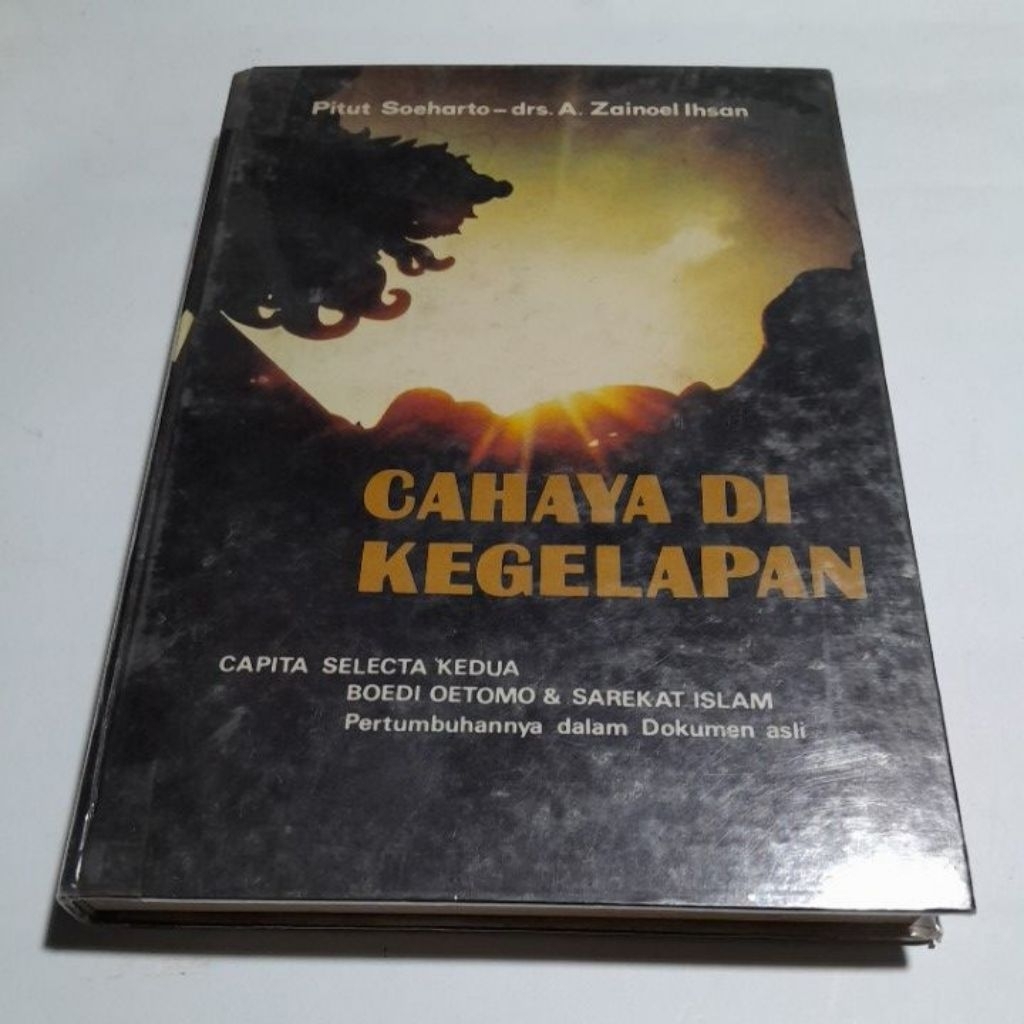 Buku Cahaya di Kegelapan Pitut Soeharto KAPITA KE DUA (2)