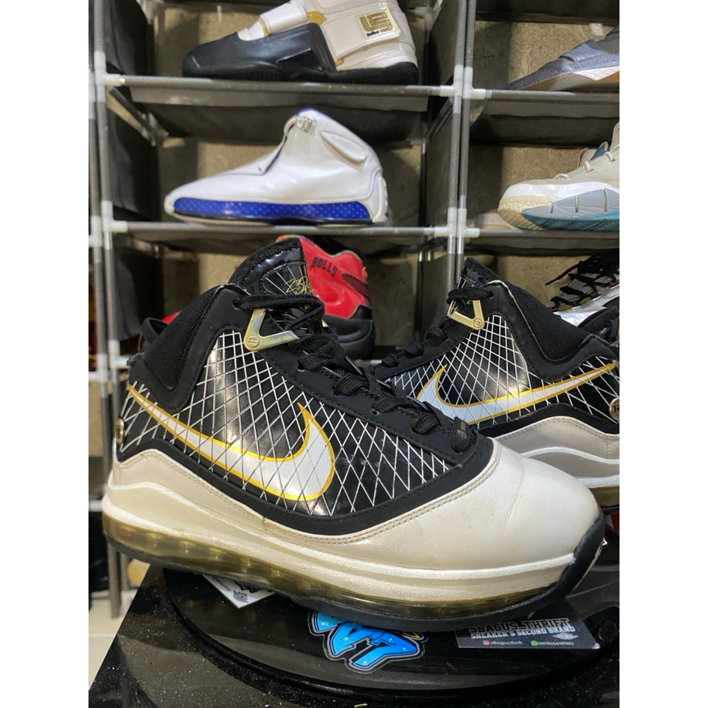 Lebron Soldier 7 Black/White Metallic Gold