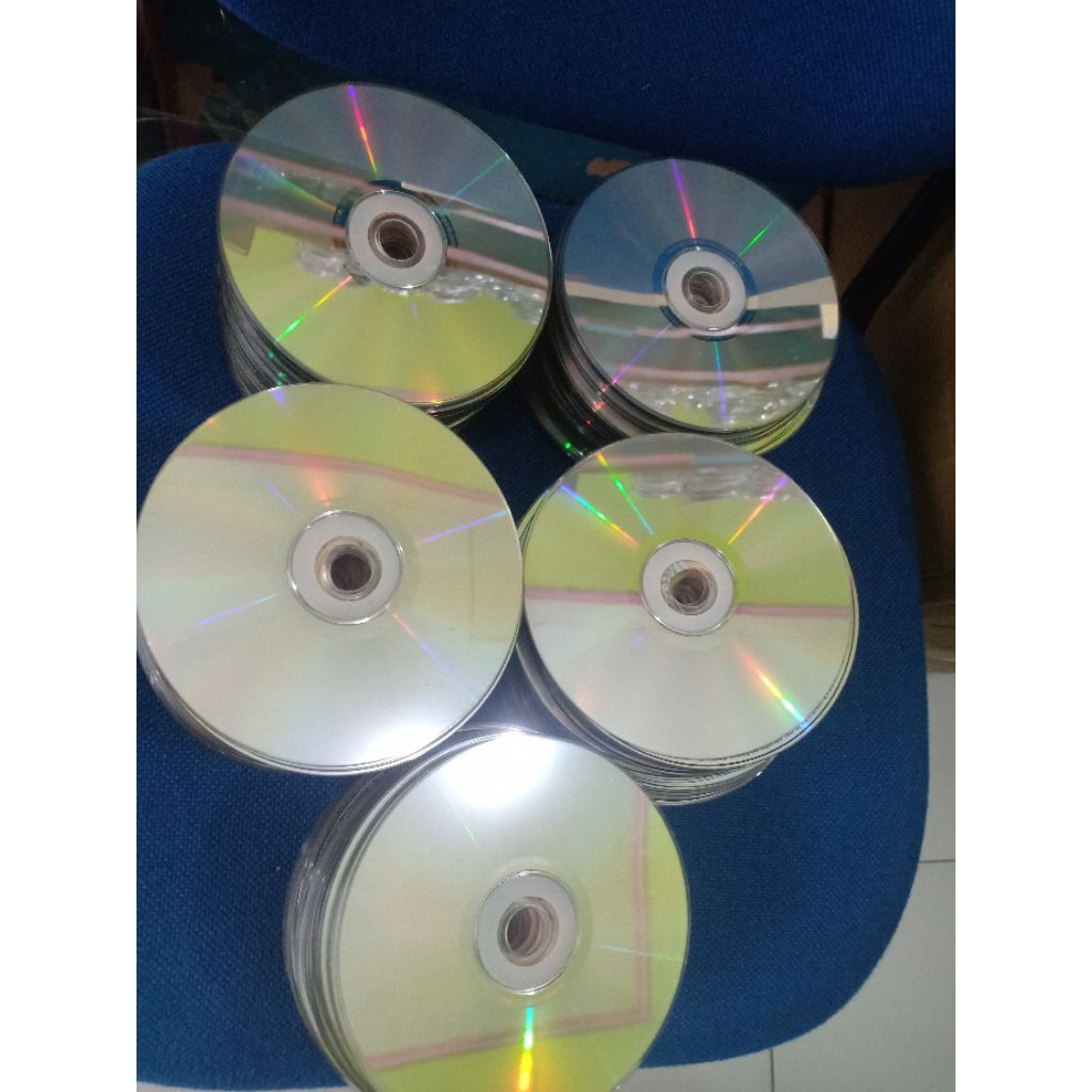 KASET VCD BEKAS BUAT KERAJINAN / ASESORIS 1KG ISI 60