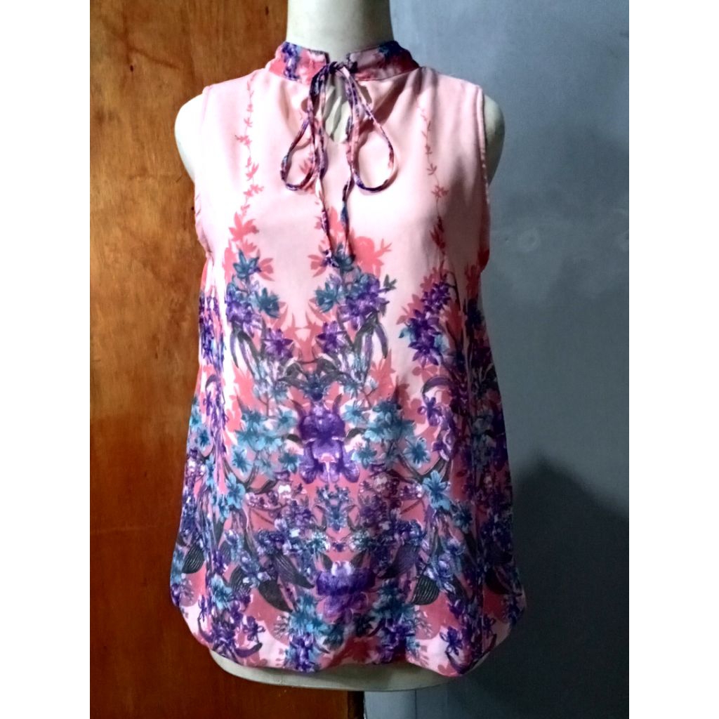 Baju wanita / Blouse wanita tanpa lengan bahan sifon motif bunga