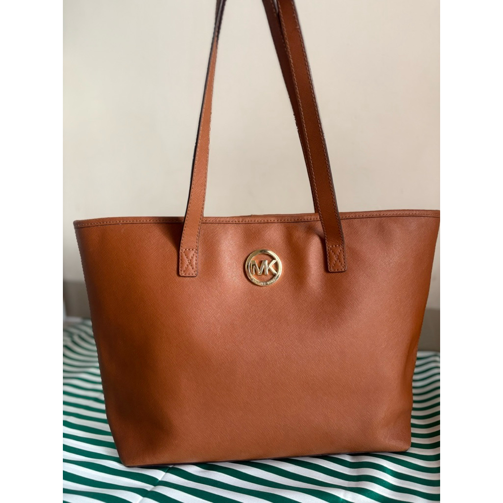 Preloved Tas tote MK travel