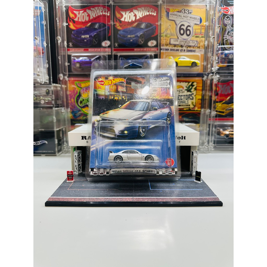 Hotwheels Boulevard A Nissan Skyline GTR R33 Nismo Silver