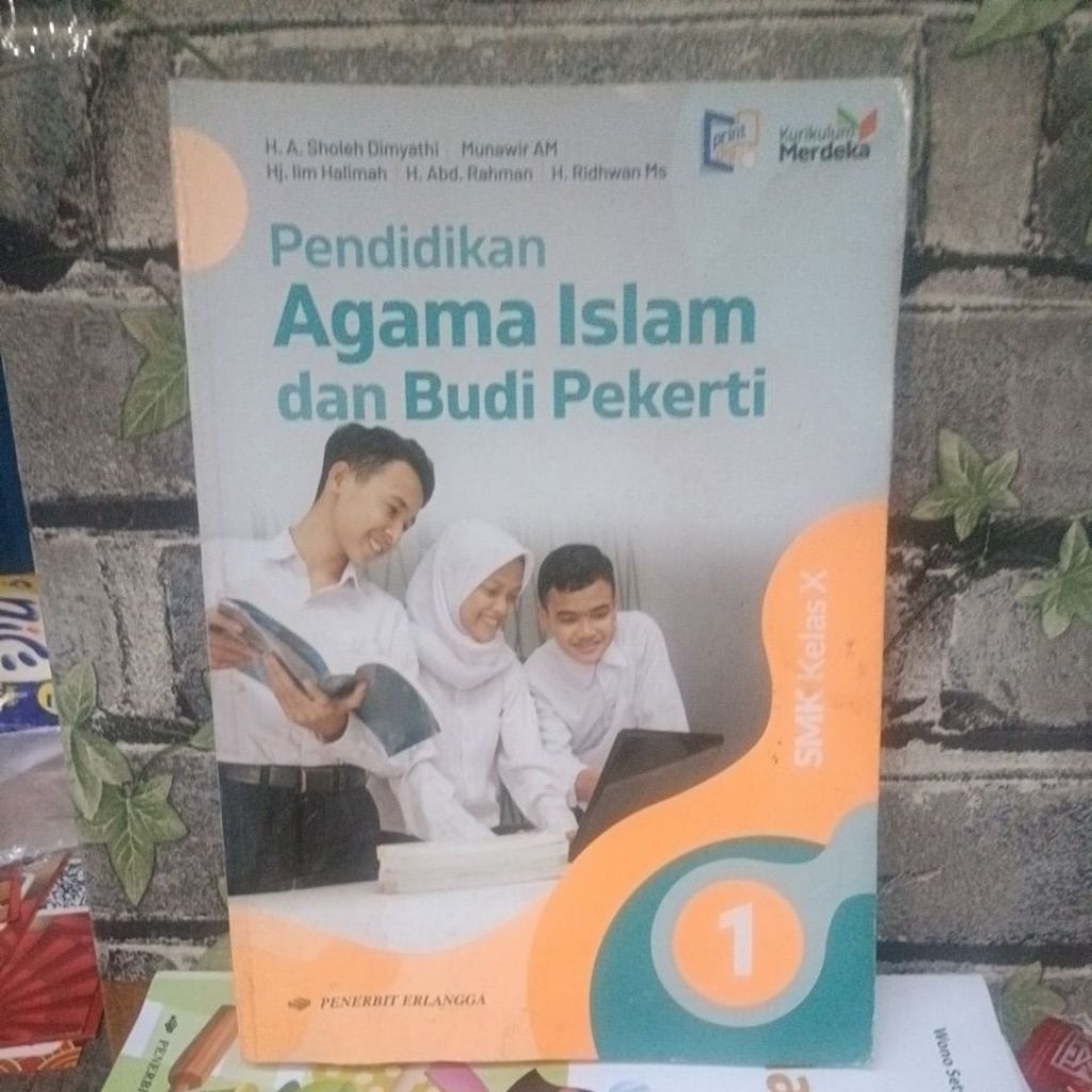 original buku agama Islam dan budi pekerti untuk SMK kelas 10