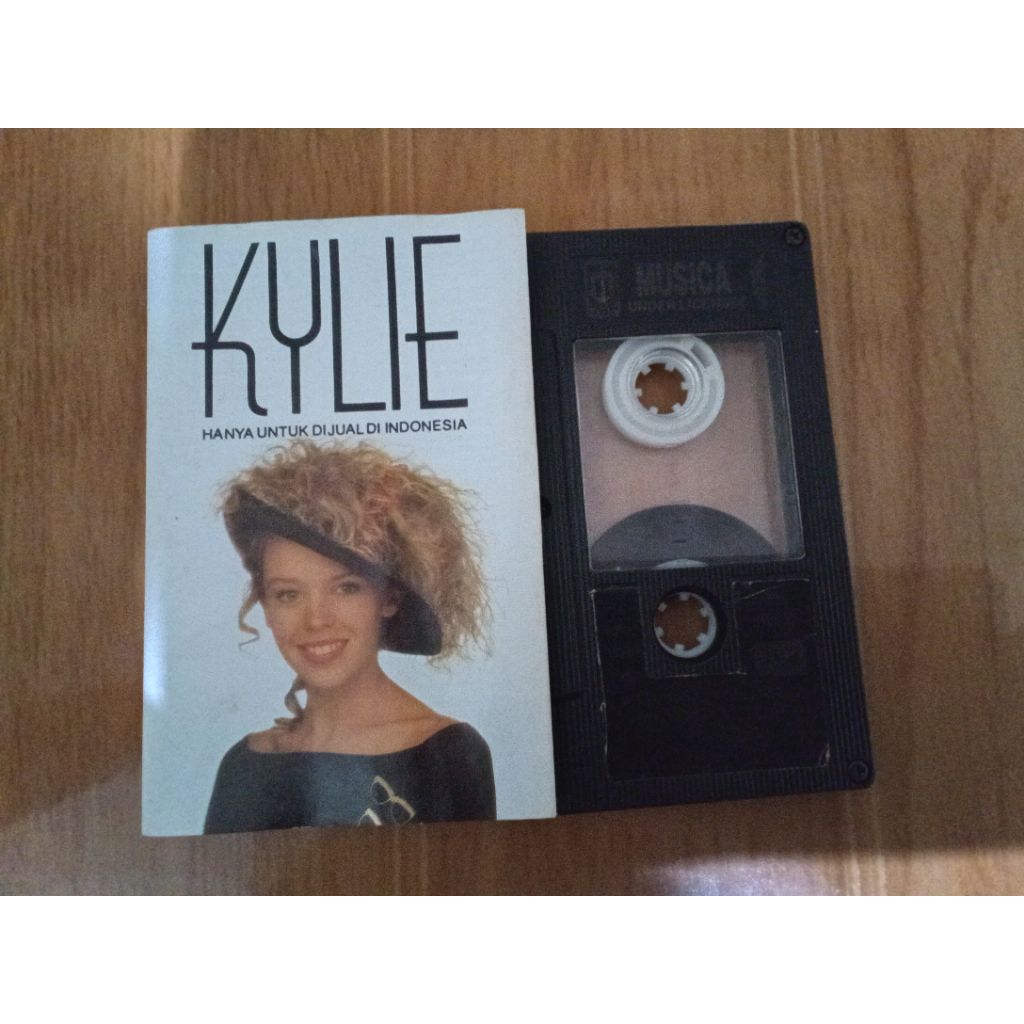 kaset pita kylie minogue - kylie