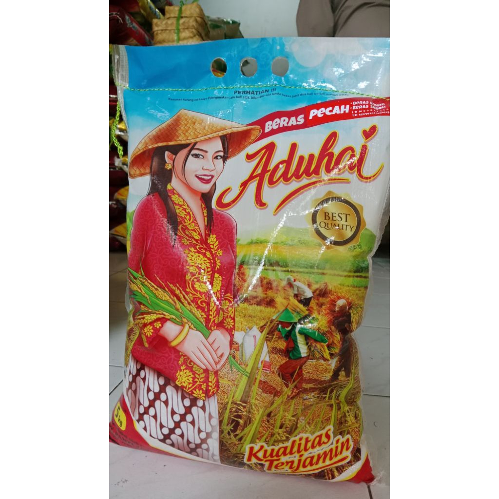 menjual beras pecah ADUHAI. berat bersih 5 kilo./beras putih