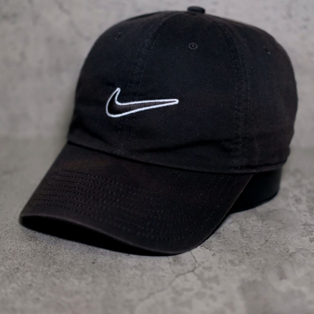 Topi casual NIKE S1ZE ORIGINAL hitam