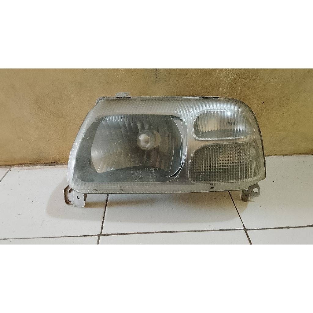 Headlamp lampu depan suzuki escudo 2.0 2000-2005  original copotan bagian Kiri