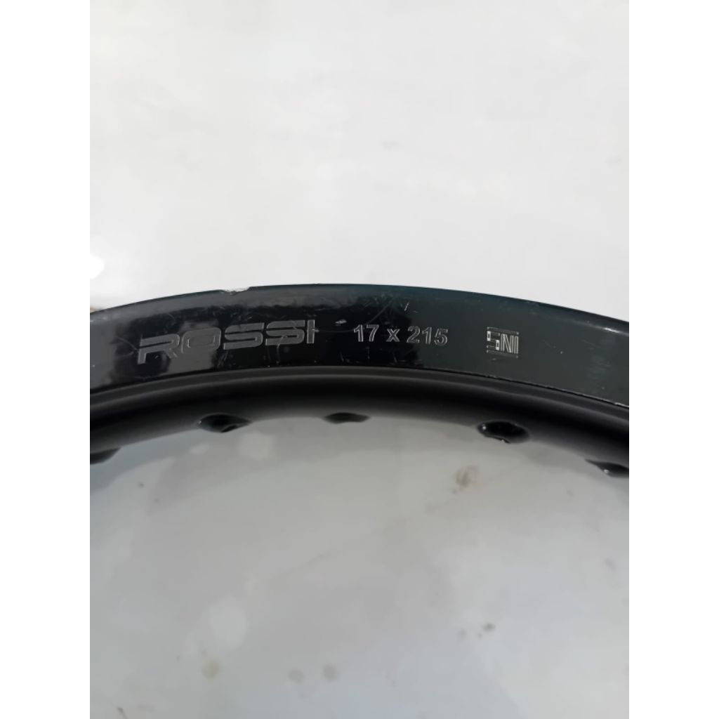 velg pelek v-rossi hitam glossy uk 215 ring 17 bekas
