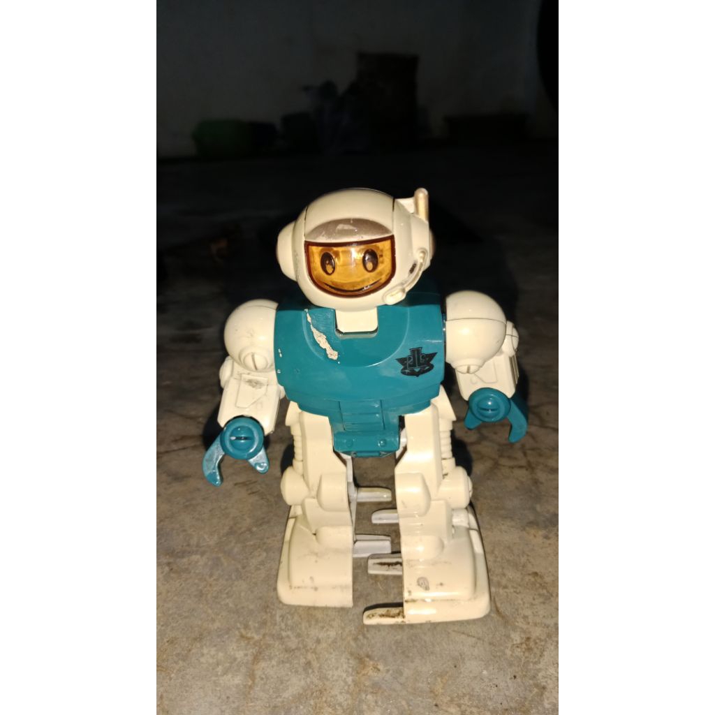 robot mainan jadul antik vintage