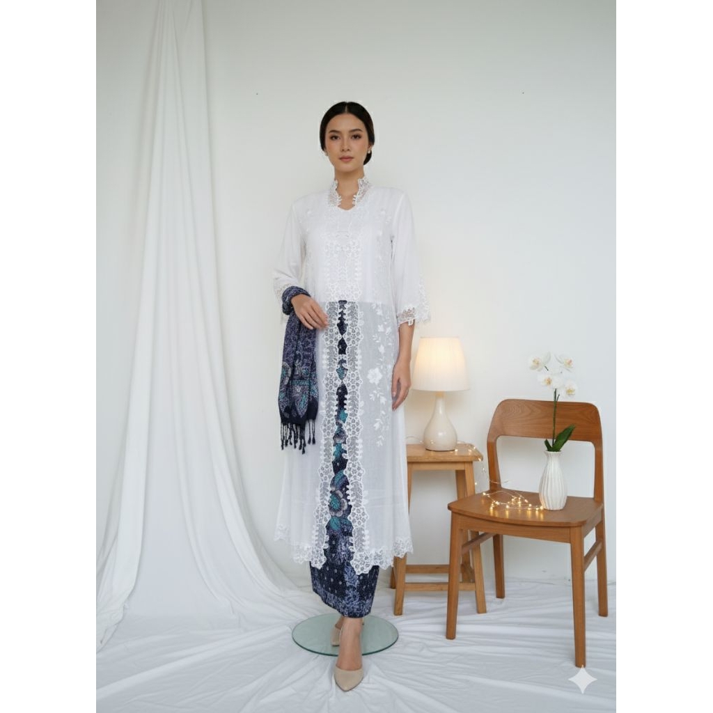 kebaya panjang buketan putih