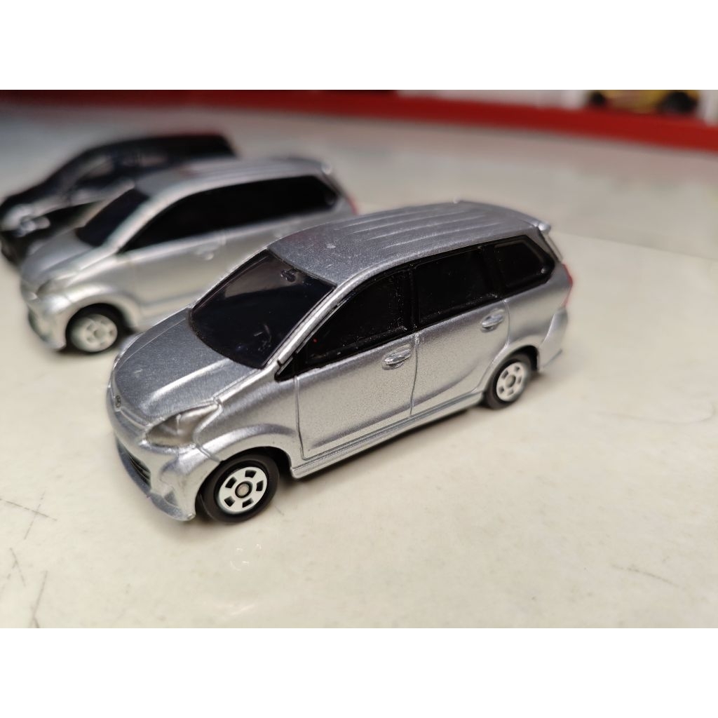 Tomica Avanza Veloz Second