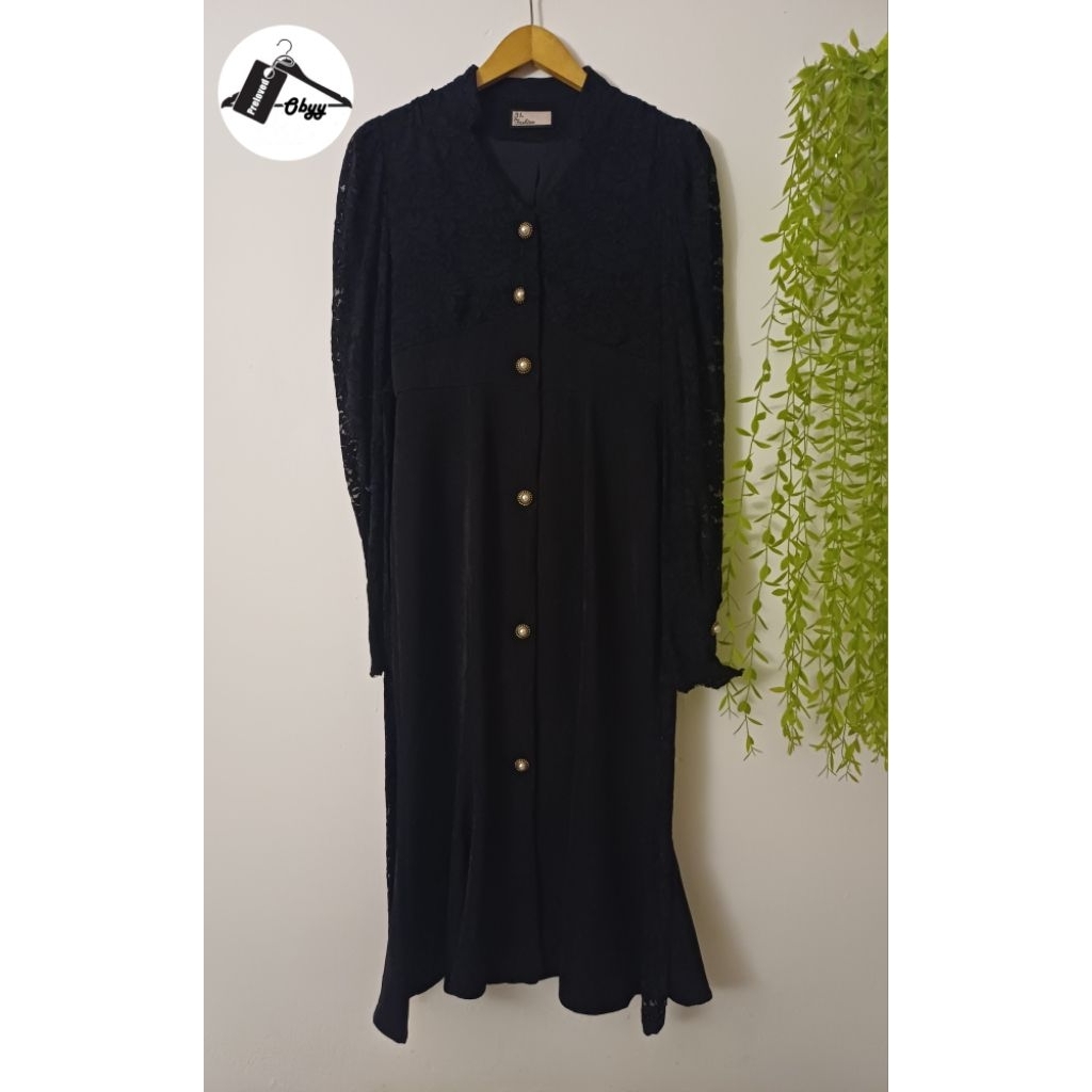 Maxi Dress Hitam Semi Brokat Lengan Panjang