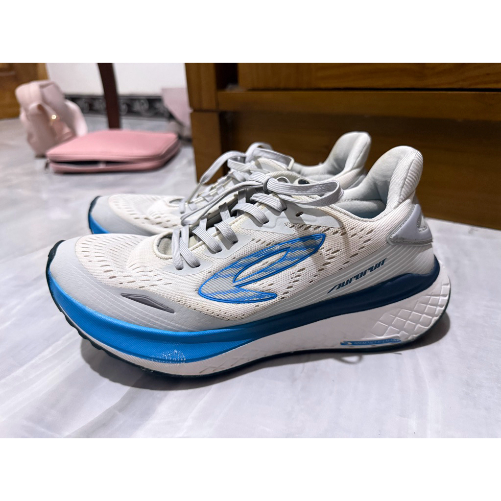 Preloved Nineten Aurorun