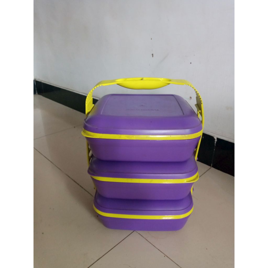 tupperware piknik  rantang 3 seperti baru