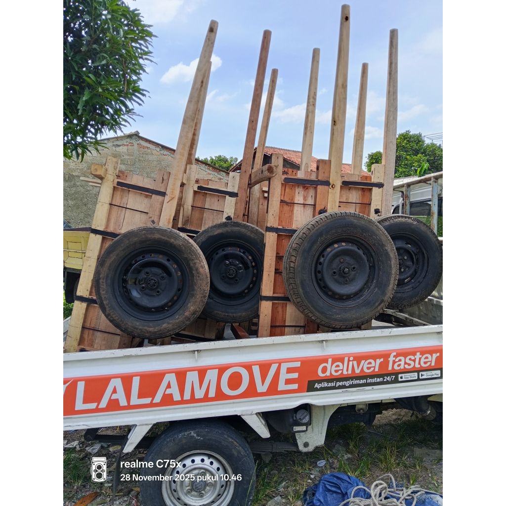 gerobak kayu ban mobil ukuran 120x63x33cm