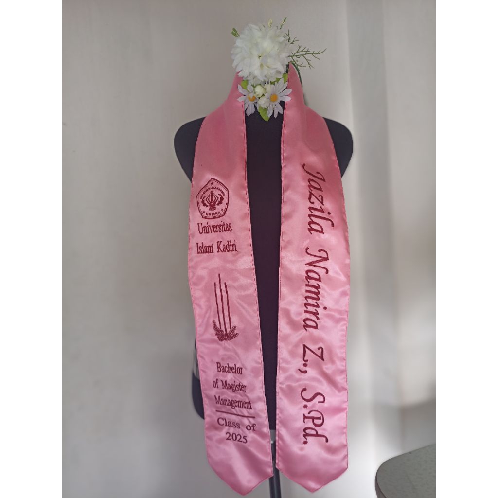 SELEMPANG WISUDA LEHER CUSTOM KAIN SATIN