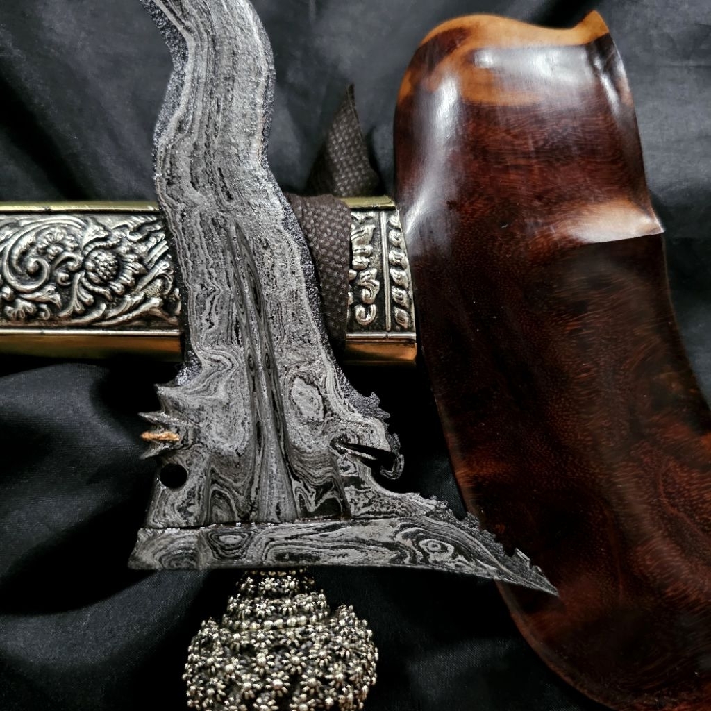 Keris Nogo Kikik Luk 13 Pamor Slewah