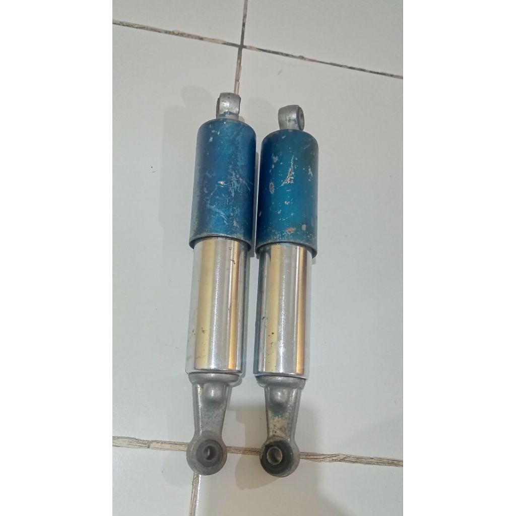 skok belakang Suzuki A100