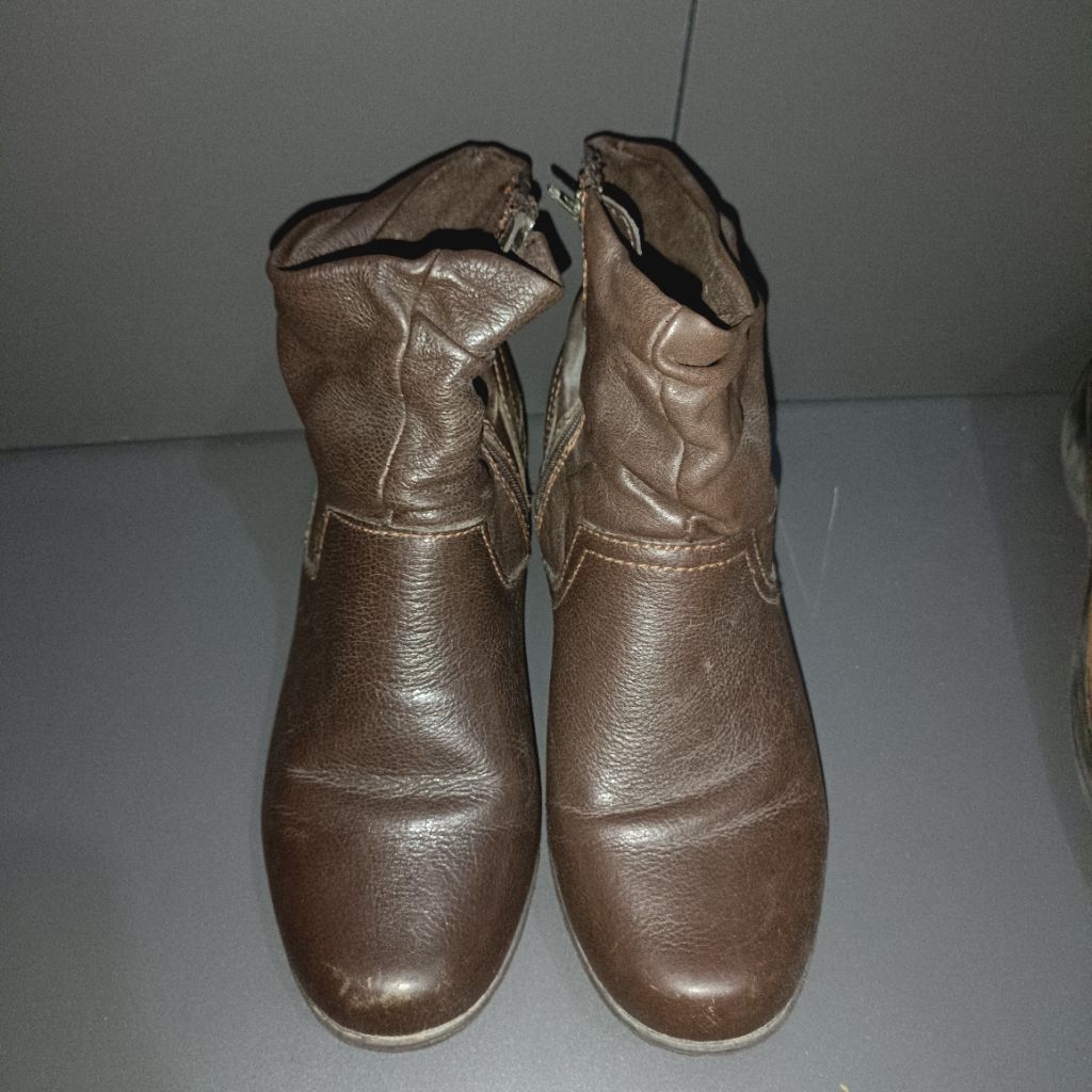boots Hush puppies