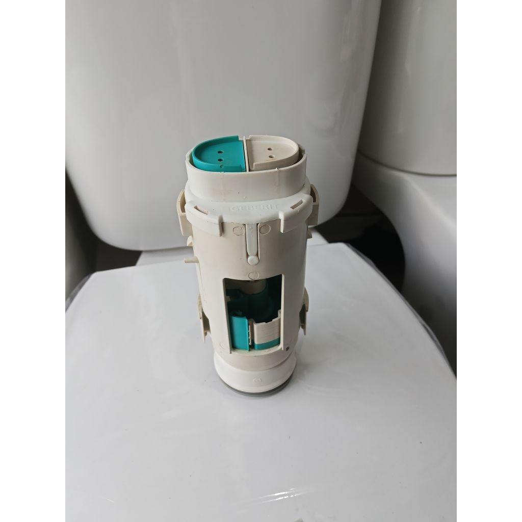 mekanik pembilas dalam tabung closet duduk TOTO/Toto Omni (bekas)