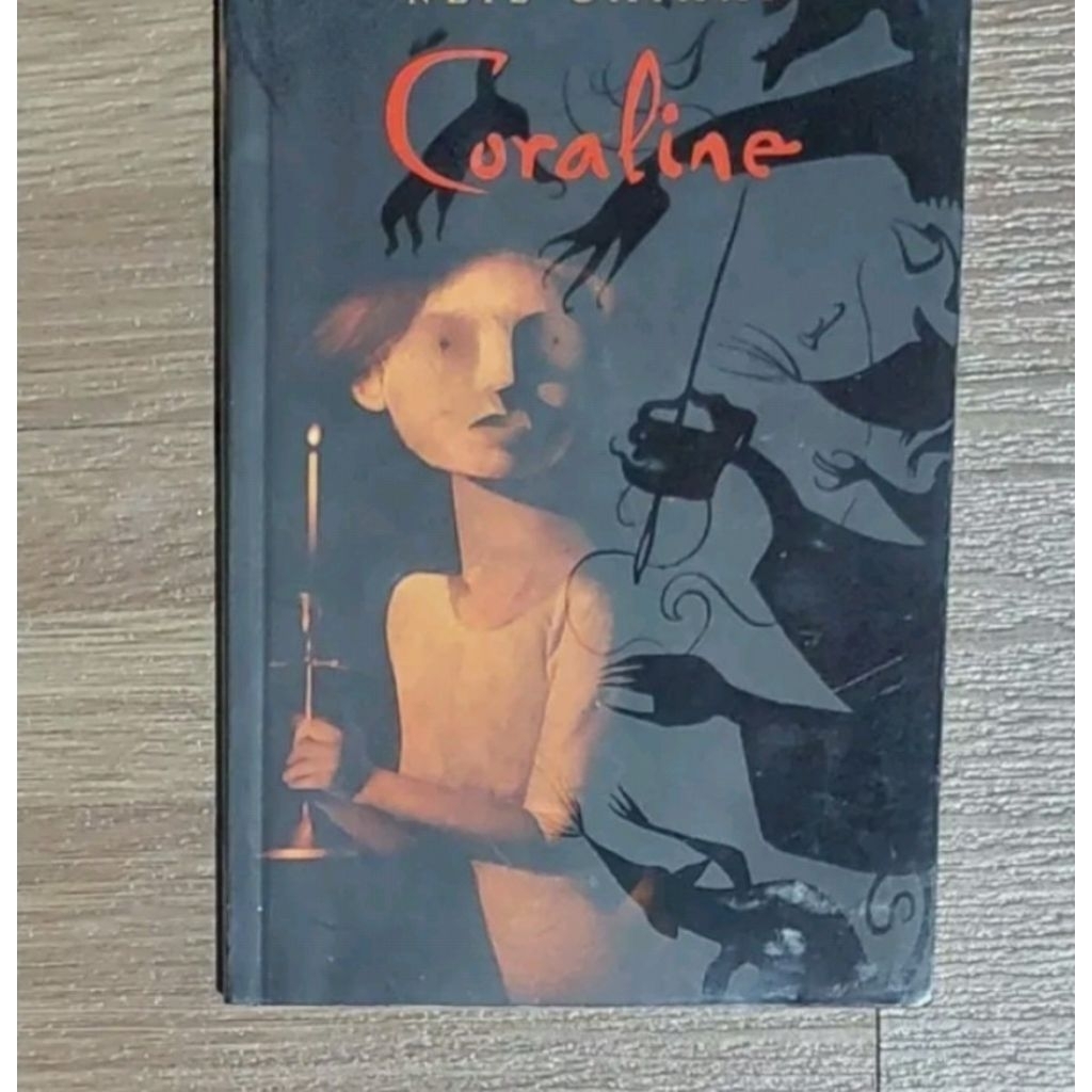 Novel Coraline by Neil Gaiman