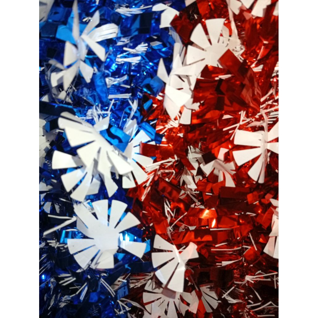 Slinger salju dekorasi warna merah / biru