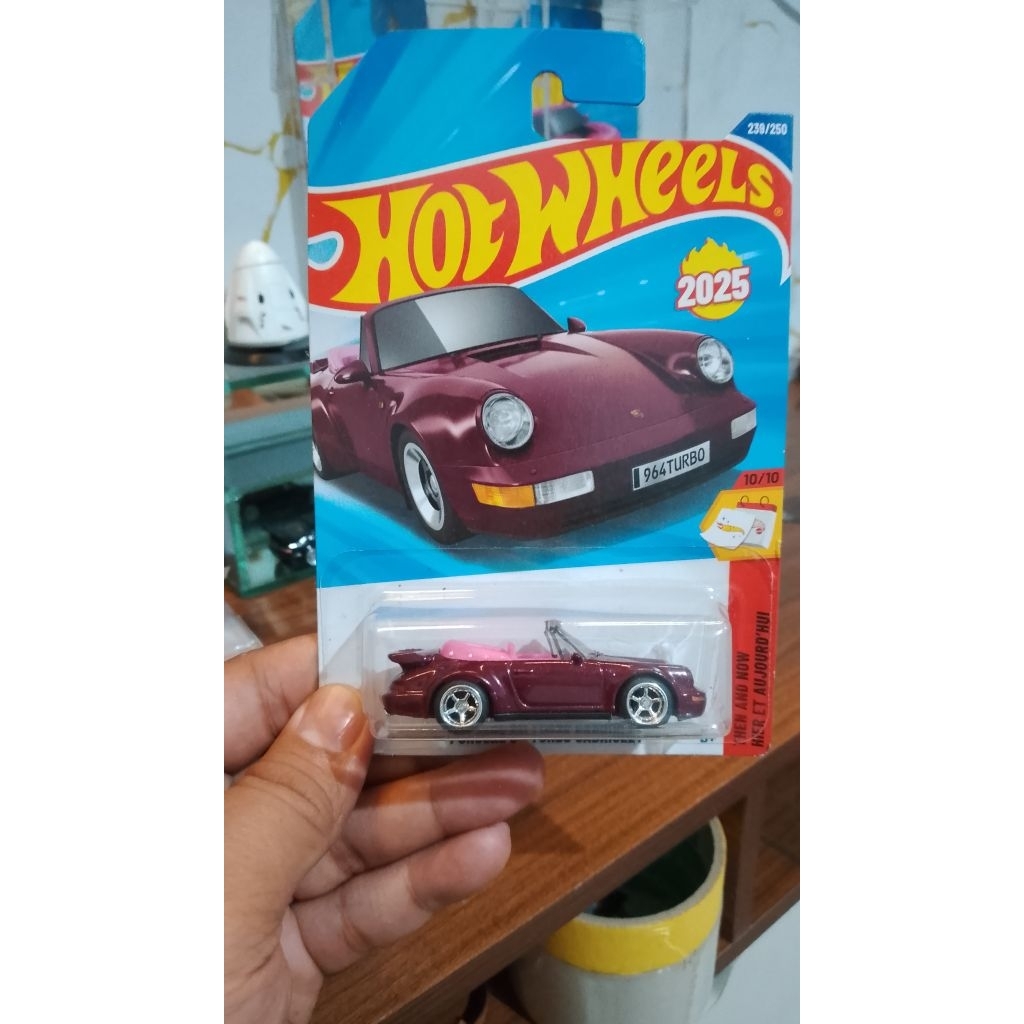 Hotwheels porsche 911 cabriolet loose ban karet