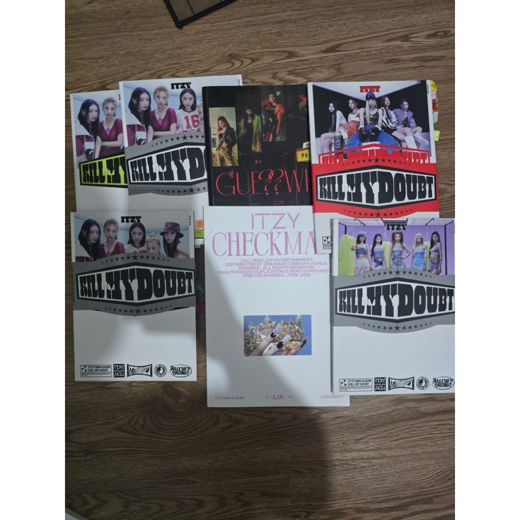 Album Signed Itzy Booked