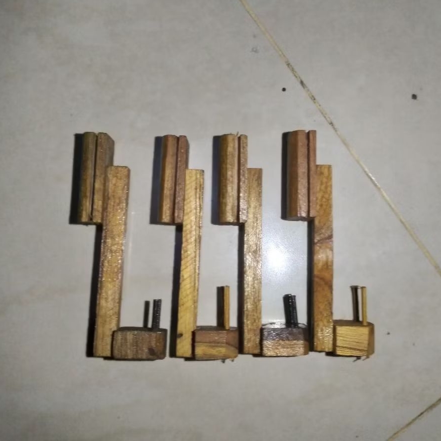 Holder wadah pakan branjangan panjang 10cm warna coklat