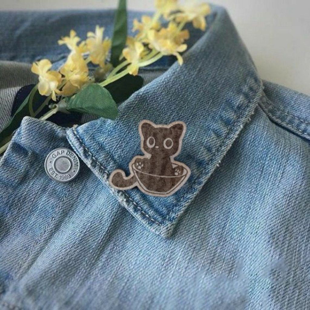 Bros peniti kayu motif kucing