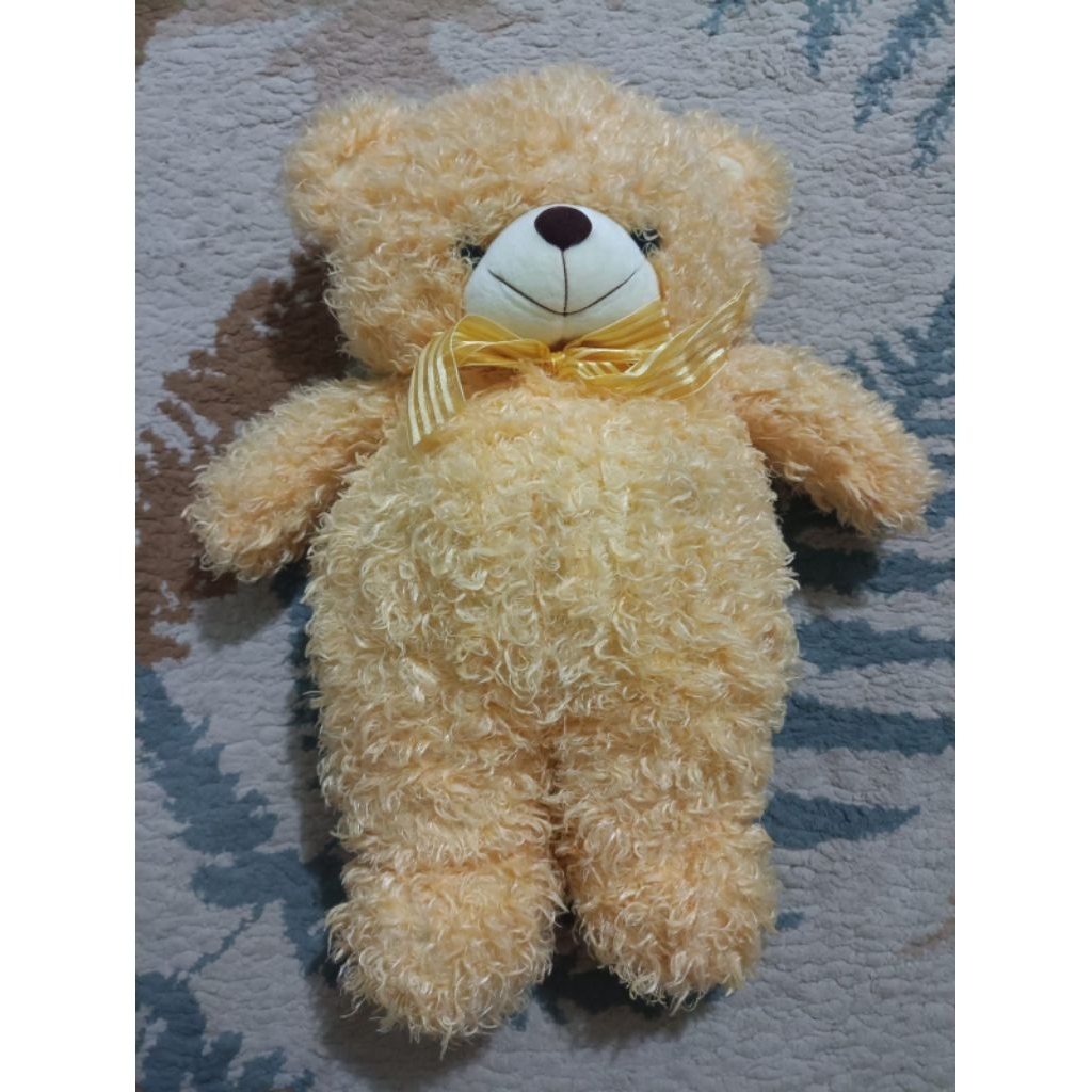 boneka beruang sedang