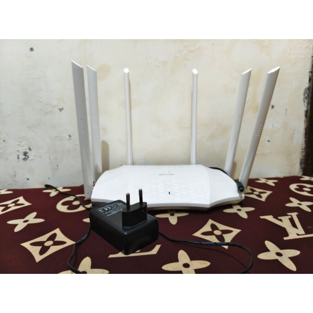 Router Tenda ac2100 ac21 bekas normal