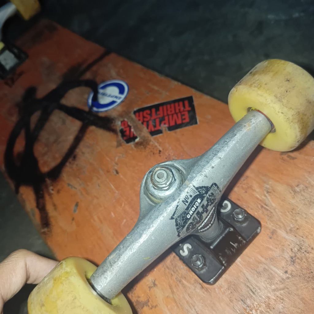Truck skateboard guts 5.25