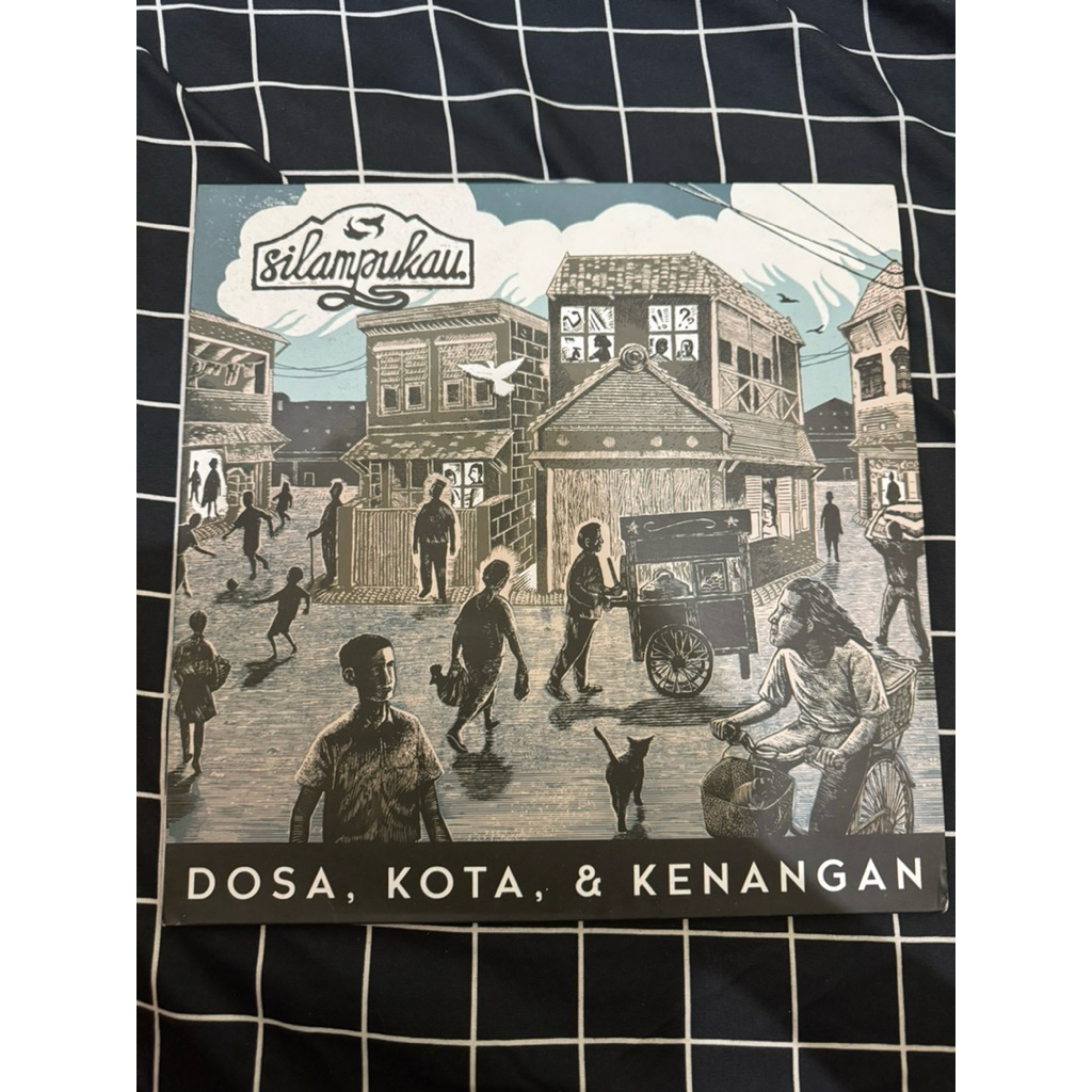 Vinyl Silampukau dosa, kota, & kenangan