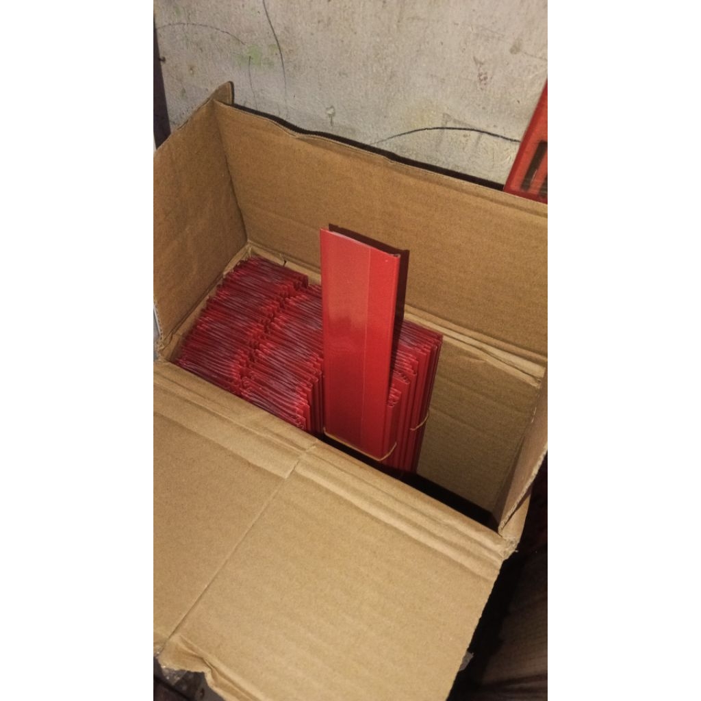 price tag lebel harga rak minimarket