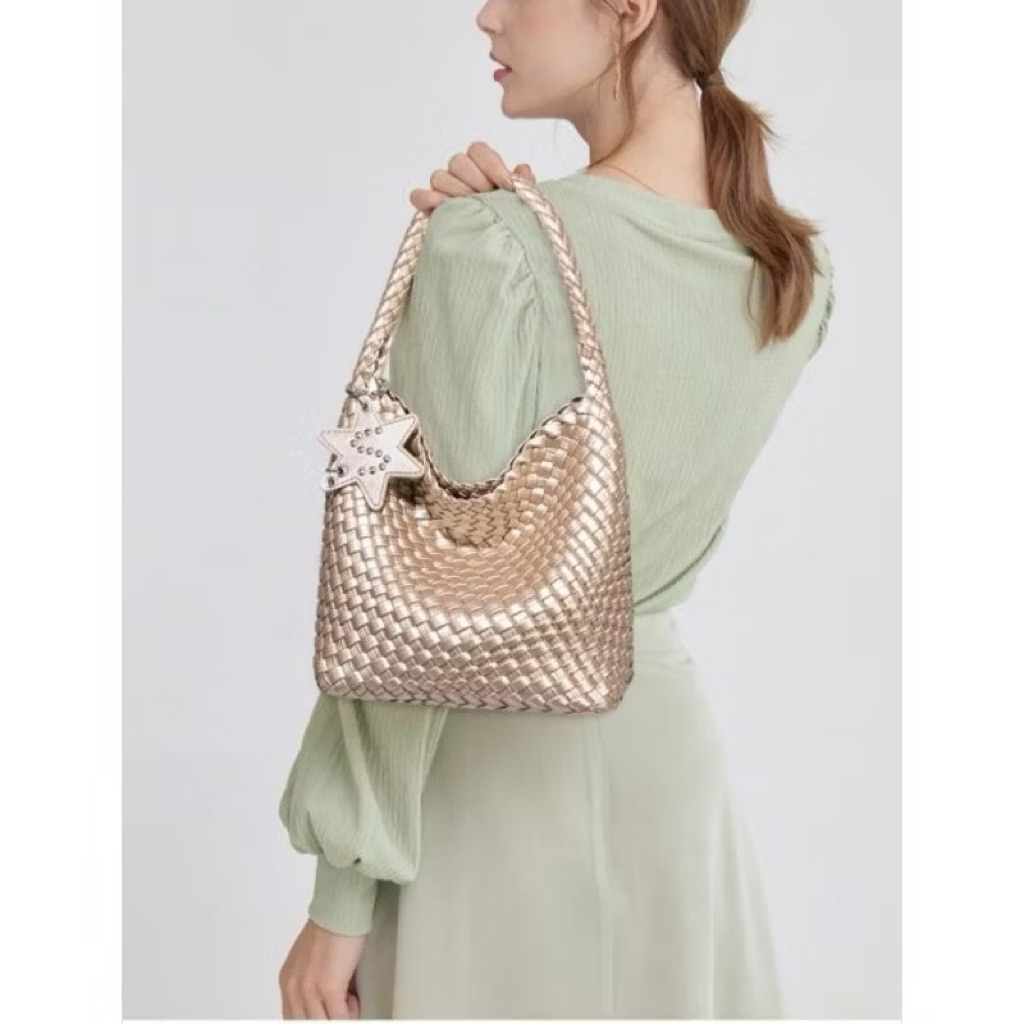 Tas selempang wanita Tas anyam bintang gold suvea
