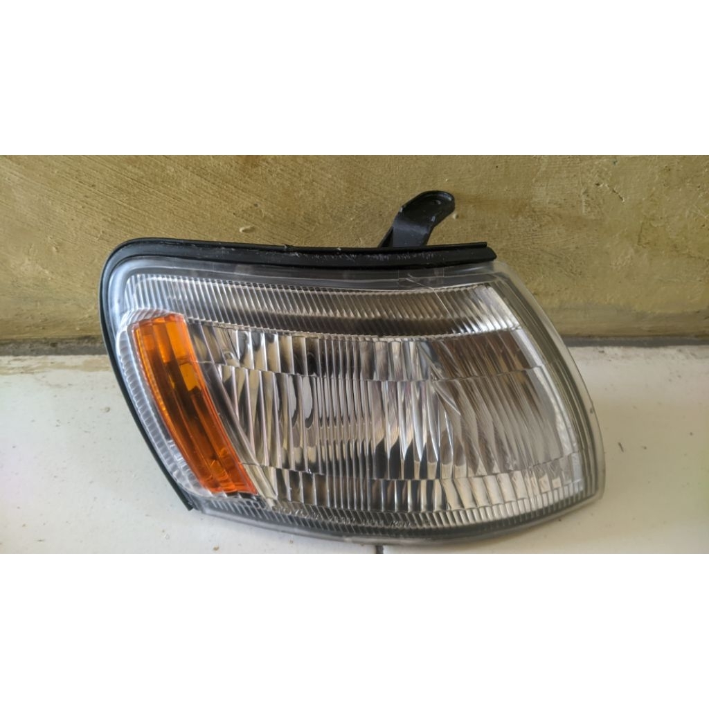 lampu sein depan sen corona absolute st191 kanan tahun 1992-1997 original
