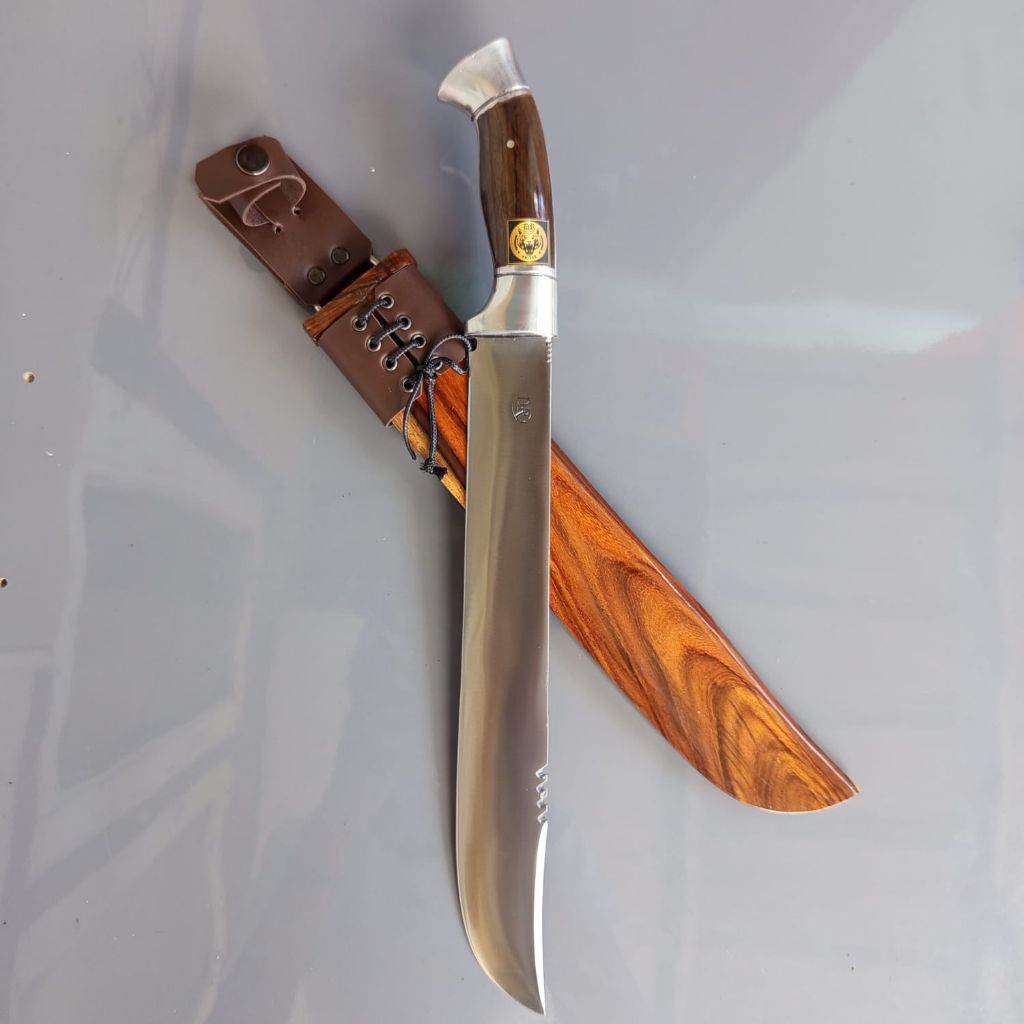 pisau berburu serbaguna bahan baja per