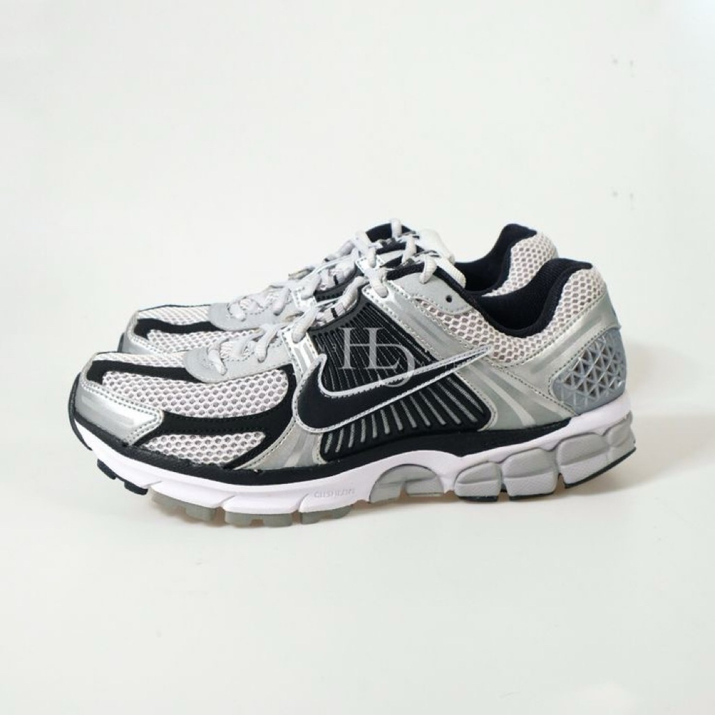 NIKE ZOOM VOMERO