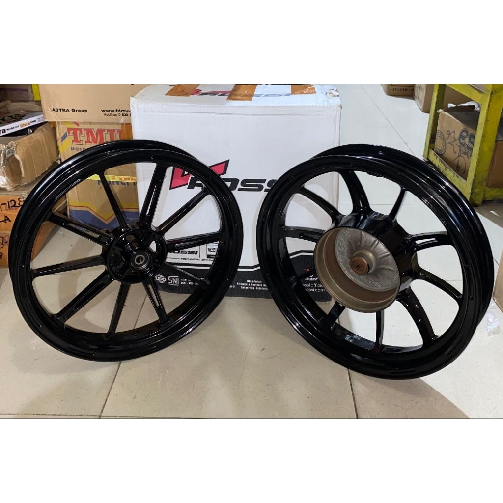 BEAT KARBU VELG BINTANG VARIO 110 PALANG 8 HITAM MODEL KUMA V ROSSI
