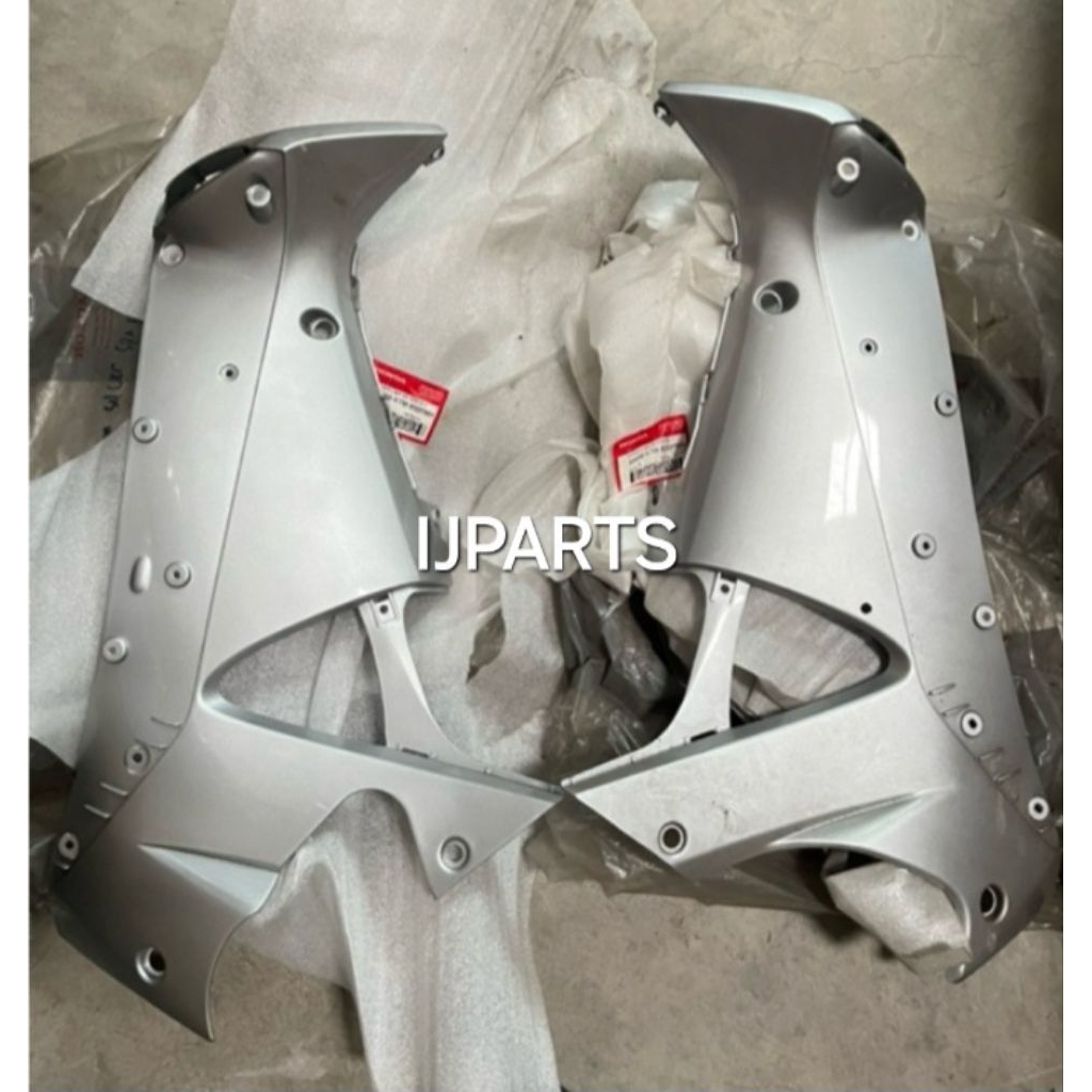 64400 KTM 850FMH COVER SAYAP DALAM SUPRA X125 LAMA SILVER KANAN ORIGINAL AHM