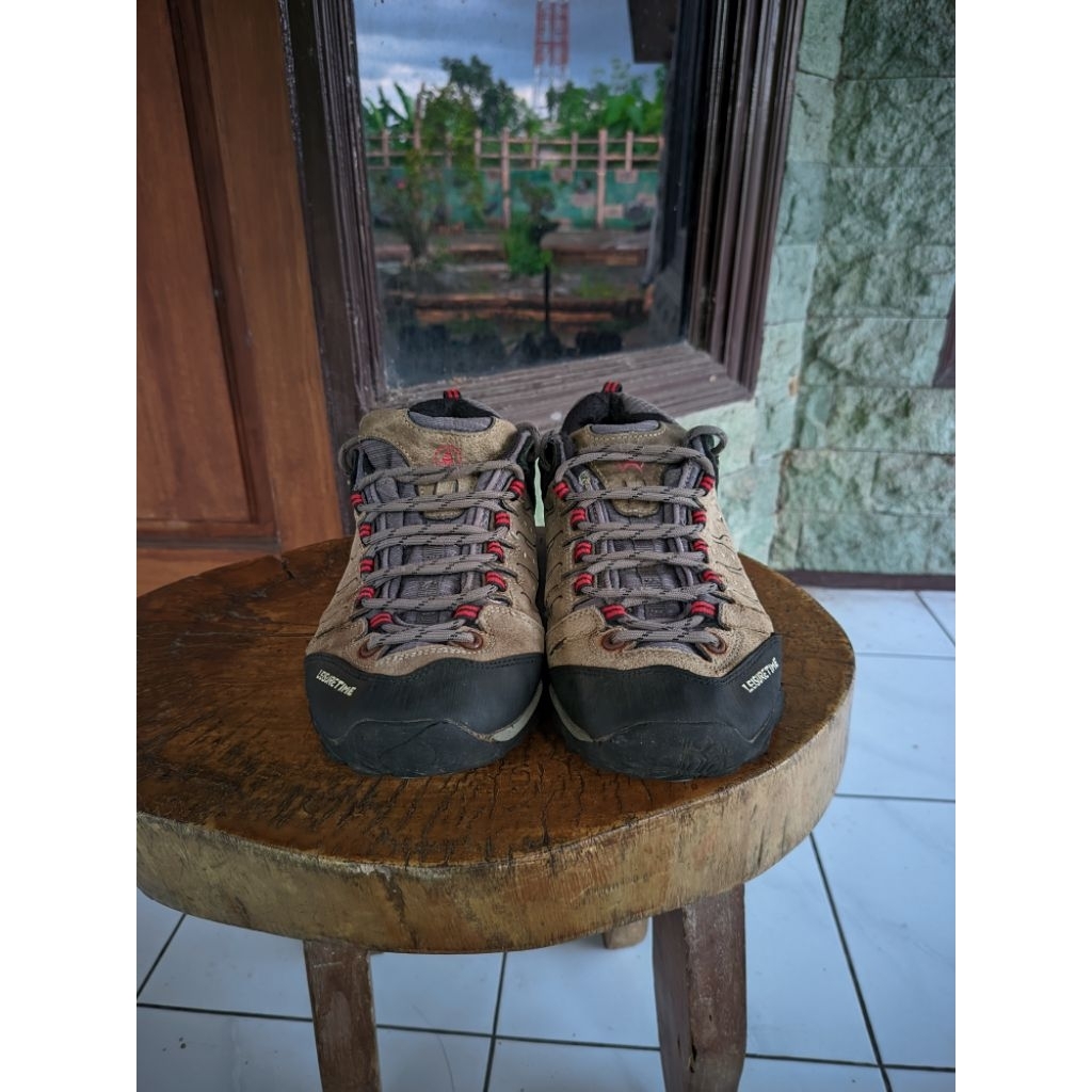 Sepatu LeisureTime (Hiking)
