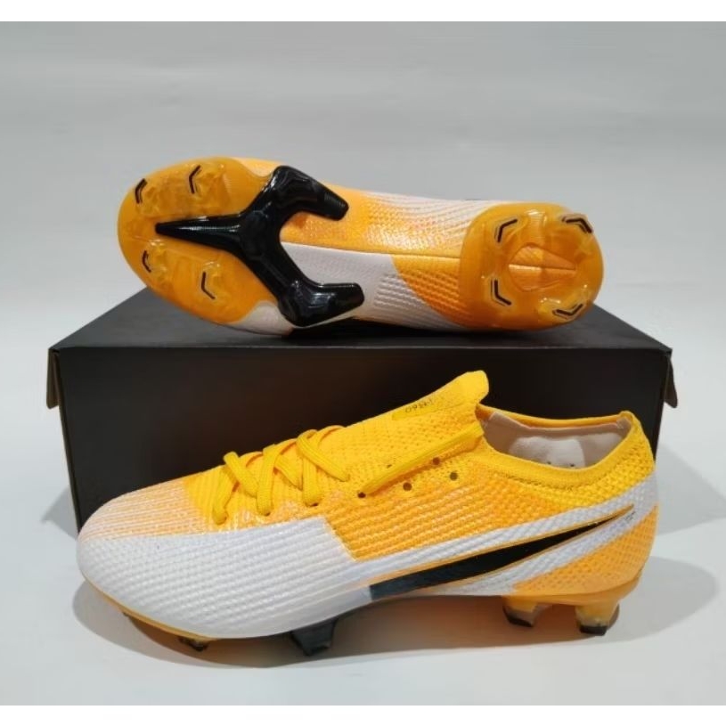 sepatu bola warna mercurial white dan orange elite black