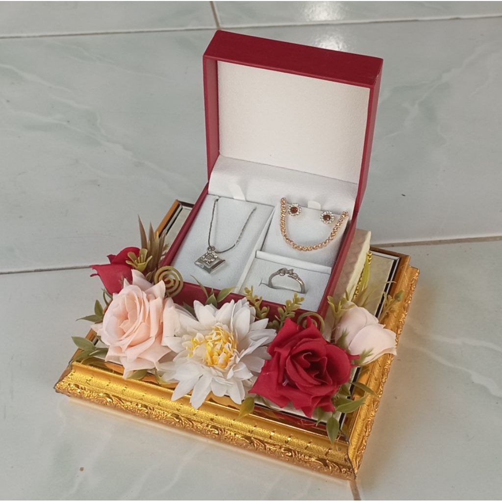 kotak tempat perhiasan lengkap mahar nikah dan tunangan