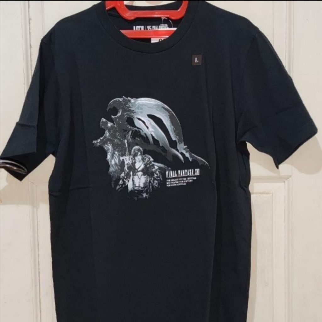 Kaos uniqlo Final Fantasy 35th anniversary
