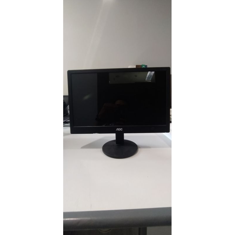 MONITOR KOMPUTER MERK AOC 16 INCH