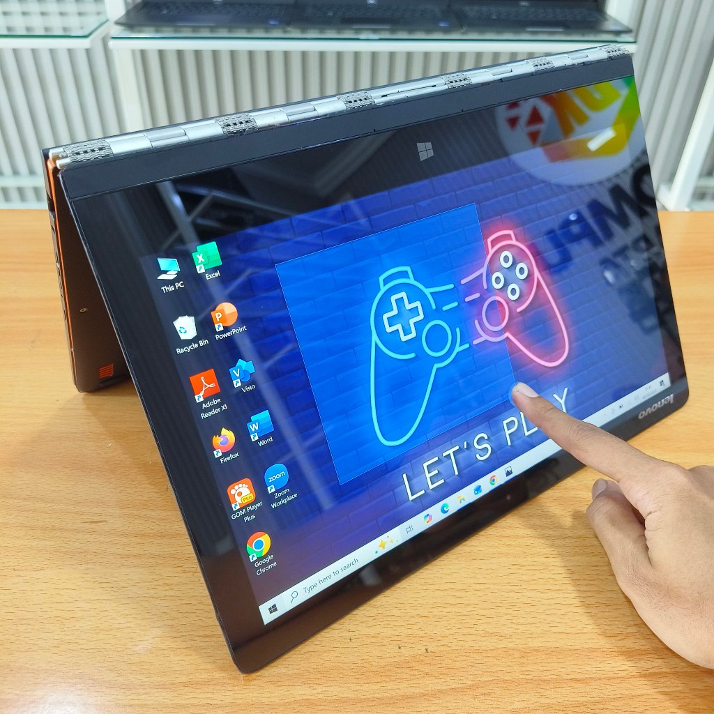 Laptop 2-in-1 Lenovo Yoga 3 Pro 1370 Core M-5Y70 RAM 8GB SSD 256GB Touchscreen Layar Sentuh